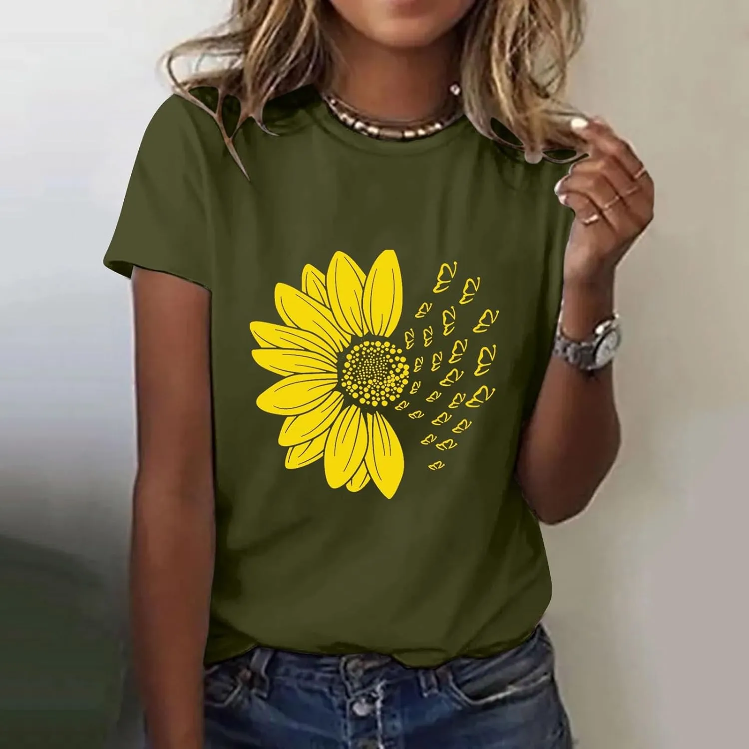 Women's Summer Sunflower T Shirt Cute Flower Graphic Loose Tees Crew Neck Short Sleeve Casual Tops