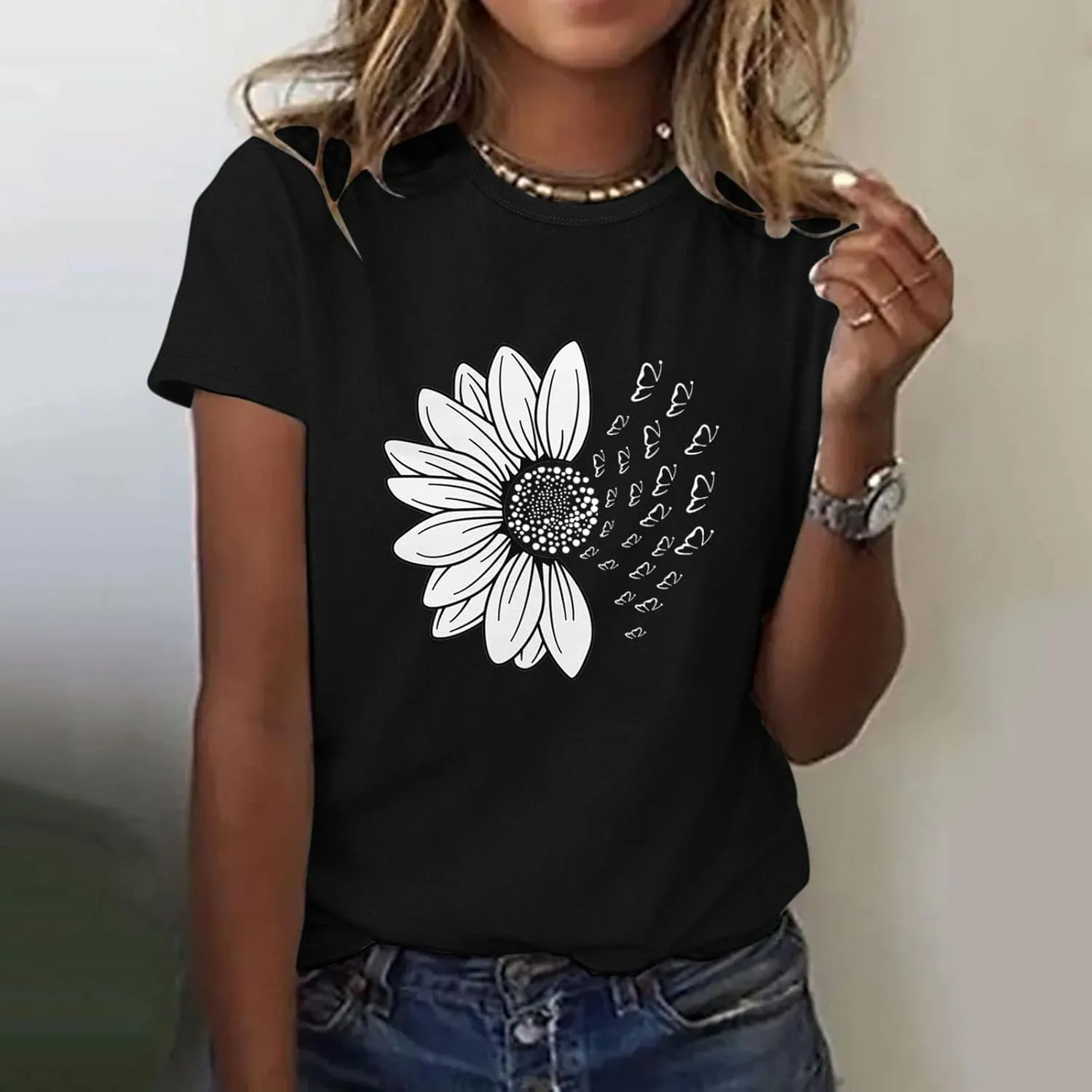 Womens Sunflower Butterfly Graphic T Shirts Plus Size Summer Short Sleeve Crewneck Tees Casual Loose Lightweight Top